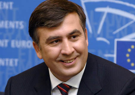 Saakaşvili Nizami Mərkəzinə qoşuldu